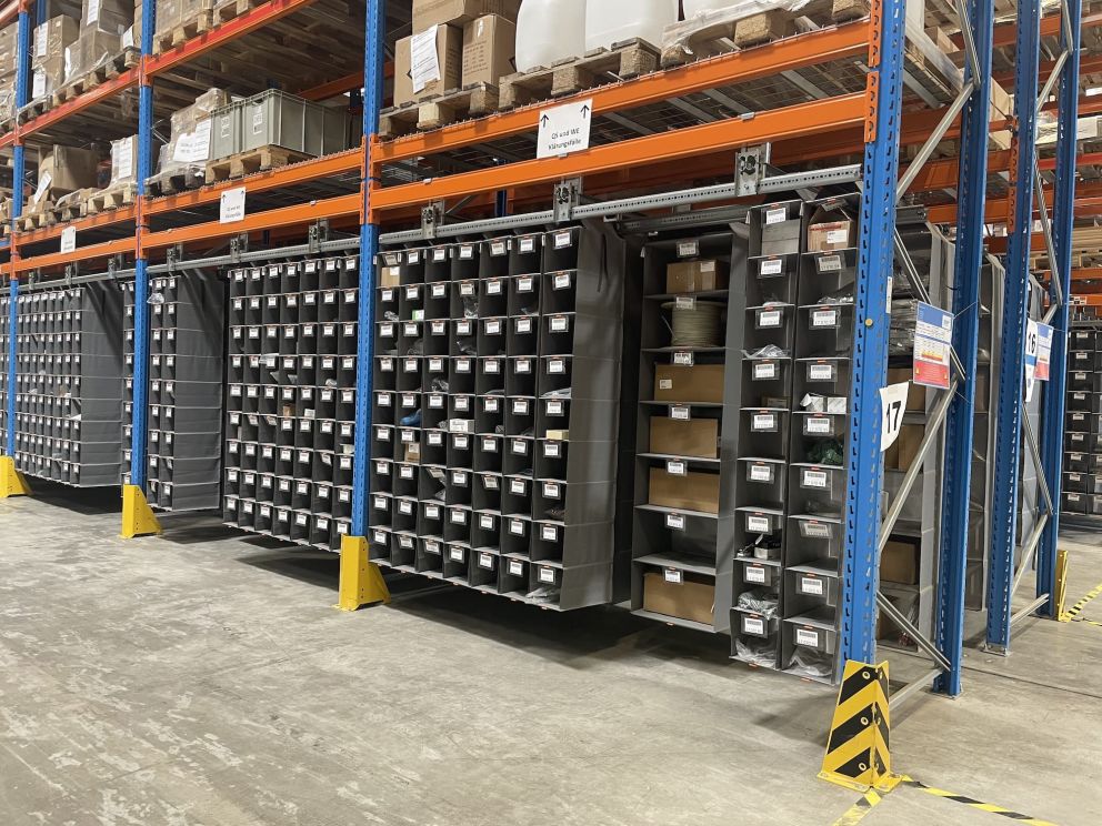 Storeganizer installation in EFB Elektronik&#039;s warehouse