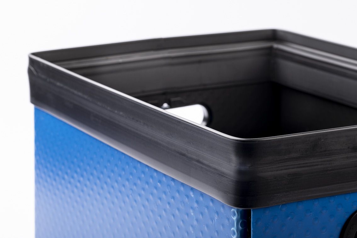 A blue conTeyor Ecobox with black details